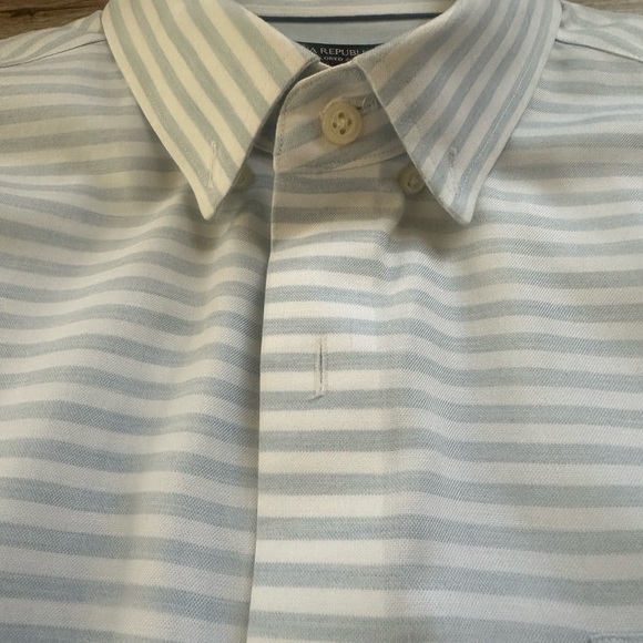 Men’s Large horizontal striped button down - Picture 5 of 6